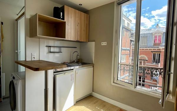 Appartement à vendre    1 pièce • 12,28 m2 Paris 11