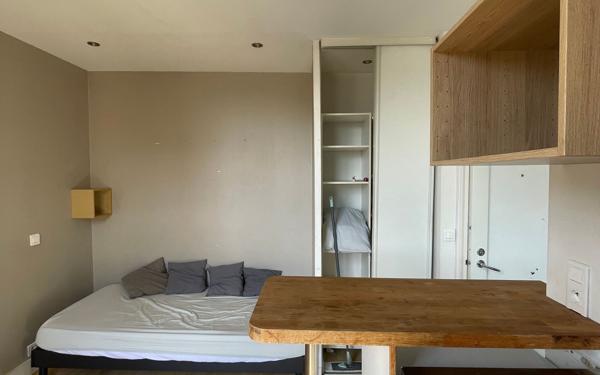 Appartement à vendre    1 pièce • 12,28 m2 Paris 11