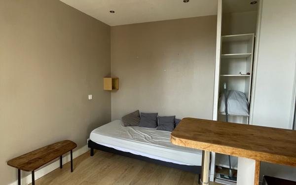 Appartement à vendre    1 pièce • 12,28 m2 Paris 11
