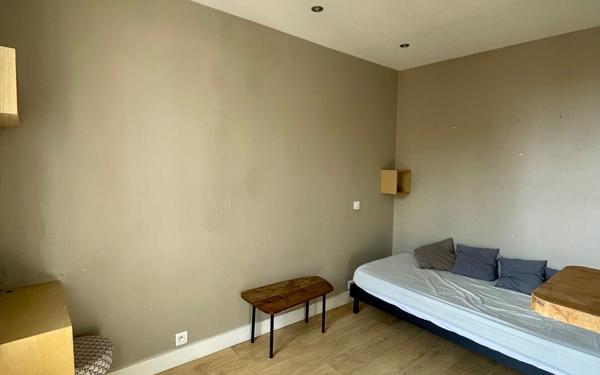 Appartement à vendre    1 pièce • 12,28 m2 Paris 11