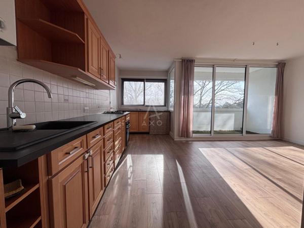 Appartement 3 pièces avec loggia et cave