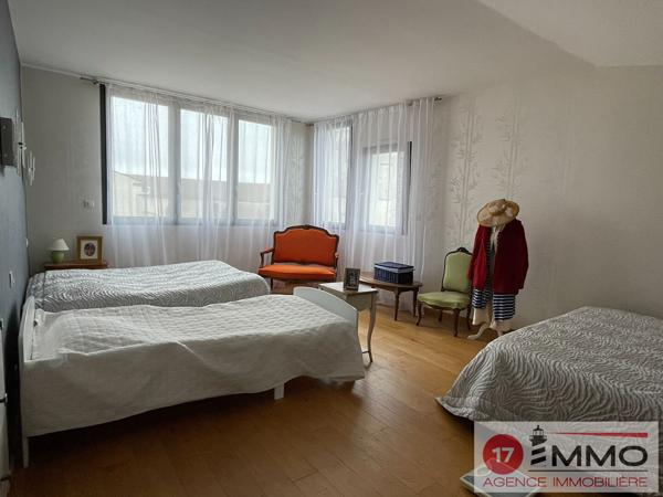 Maison Atypique 235 m² avec Ascenseur & Très grand garage – LA JARRIE