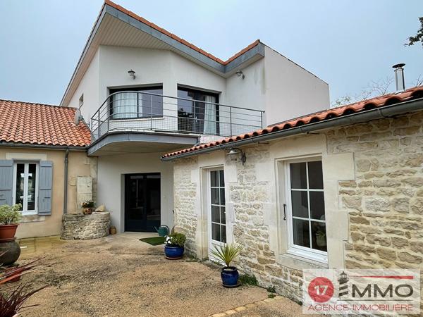 Maison Atypique 235 m² avec Ascenseur & Très grand garage – LA JARRIE