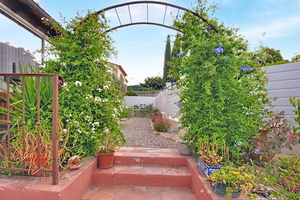 A VENDRE EN EXCLUSIVITE VIAGER OCCUPE LORGUES - MAISON DE PLAIN-PIED A PROXIMITE DU CENTRE-VILLE