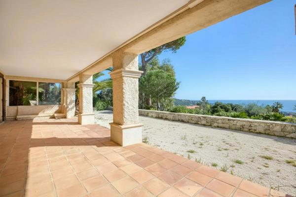 Vue mer à 180°- Demeure de 7 pièce(s) -LES ISSAMBRES