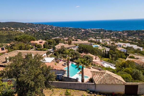 Vue mer à 180°- Demeure de 7 pièce(s) -LES ISSAMBRES