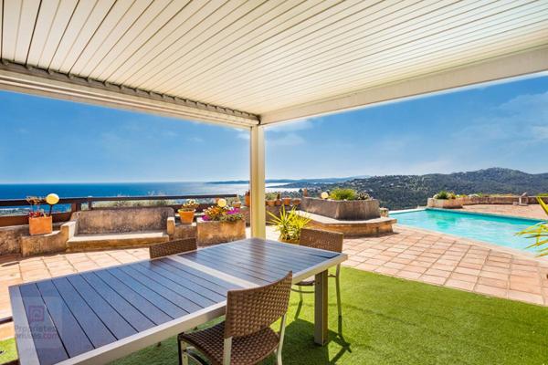 Vue mer à 180°- Demeure de 7 pièce(s) -LES ISSAMBRES