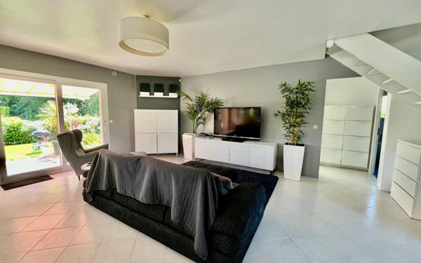 Maison à vendre    5 pièces •  Saint-Martin-de-Seignanx