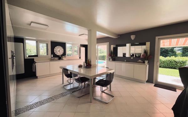 Maison à vendre    5 pièces •  Saint-Martin-de-Seignanx