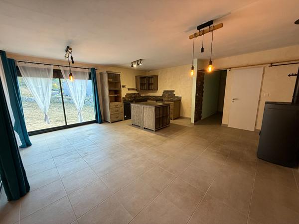 MAISON 3 CHAMBRES GARAGE ET TERRAIN A VILLEGLY