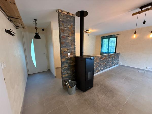 MAISON 3 CHAMBRES GARAGE ET TERRAIN A VILLEGLY