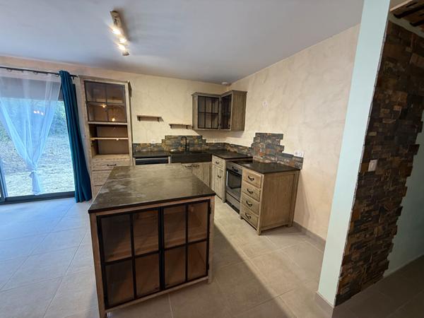 MAISON 3 CHAMBRES GARAGE ET TERRAIN A VILLEGLY