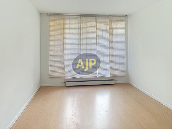 Appartement à vendre Paris 15eme - 1 pièces, 26m² avec 0 chambre(s) à 288 900€ - AJP Immobilier Paris 15 - Agence Grenelle