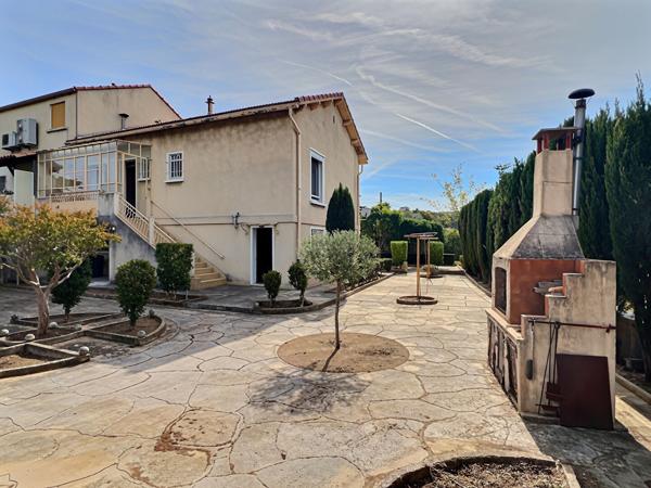 A vendre Maison de type 4 à Marseille 13013 - secteur LES OLIVES - Terrasse - Jardin - Garage