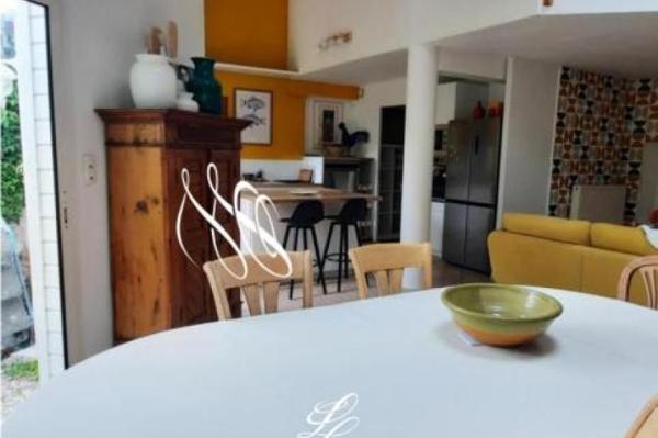 Location - Maison 4 pièces 145 m 2 VANNES (56000)
