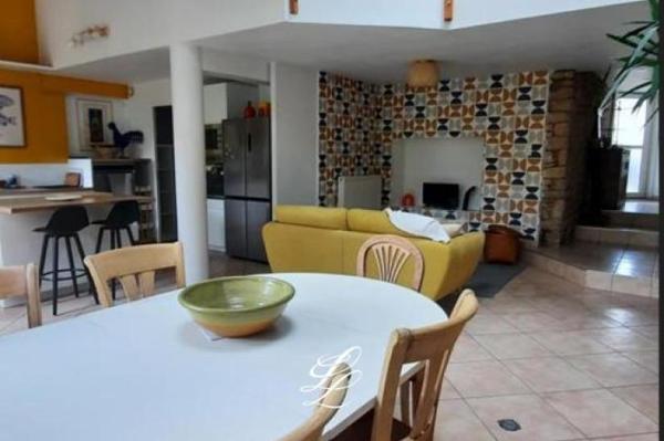 Location - Maison 4 pièces 145 m 2 VANNES (56000)