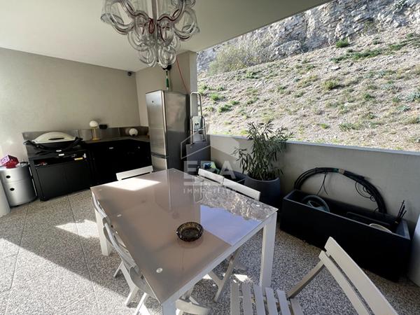 SEPTEMES LES VALLONS - LES DEUX MOULINS - T4  de 89.82 m2 en RDC + terrasse 33,5 m2 + 2 places de parking