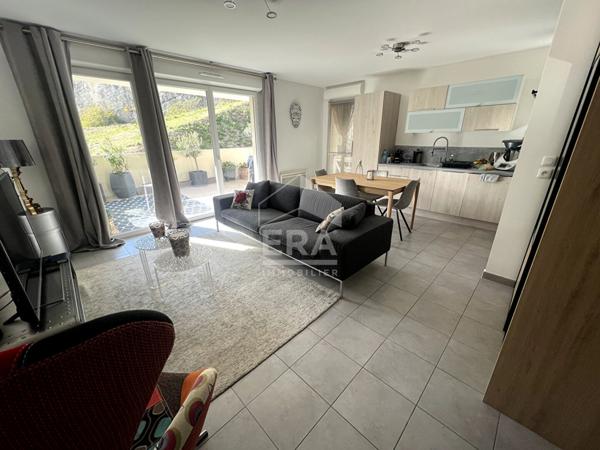 SEPTEMES LES VALLONS - LES DEUX MOULINS - T4  de 89.82 m2 en RDC + terrasse 33,5 m2 + 2 places de parking