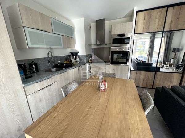 SEPTEMES LES VALLONS - LES DEUX MOULINS - T4  de 89.82 m2 en RDC + terrasse 33,5 m2 + 2 places de parking