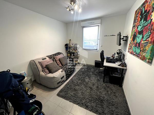 SEPTEMES LES VALLONS - LES DEUX MOULINS - T4  de 89.82 m2 en RDC + terrasse 33,5 m2 + 2 places de parking