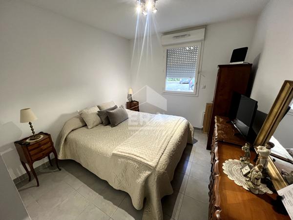 SEPTEMES LES VALLONS - LES DEUX MOULINS - T4  de 89.82 m2 en RDC + terrasse 33,5 m2 + 2 places de parking