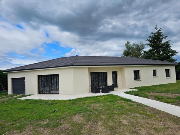 Maison récente  de plain pied 165 m² Saint Remy en rollat