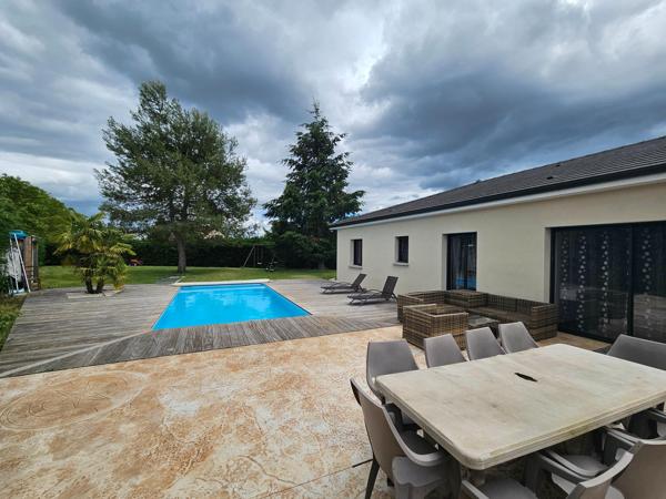 Maison récente  de plain pied 165 m² Saint Remy en rollat