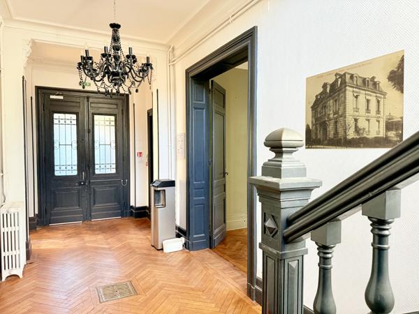 Bureau 16 pièces - 500 m²