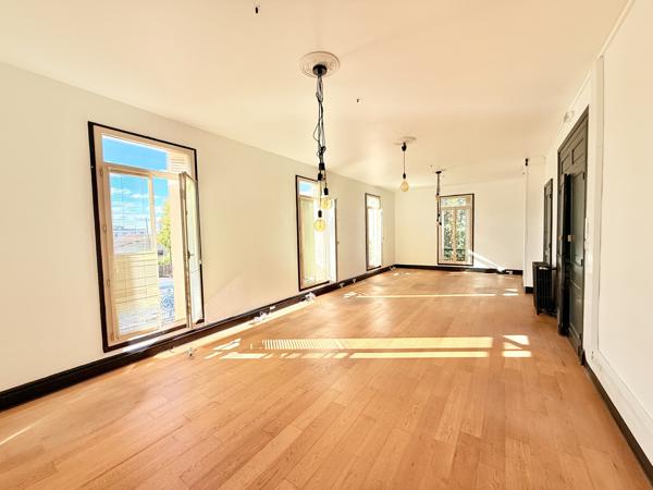 Bureau 16 pièces - 500 m²