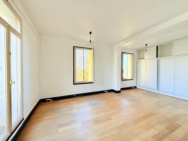 Bureau 16 pièces - 500 m²