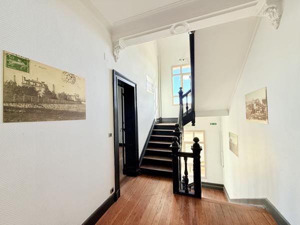 Bureau 16 pièces - 500 m²