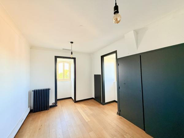 Bureau 16 pièces - 500 m²