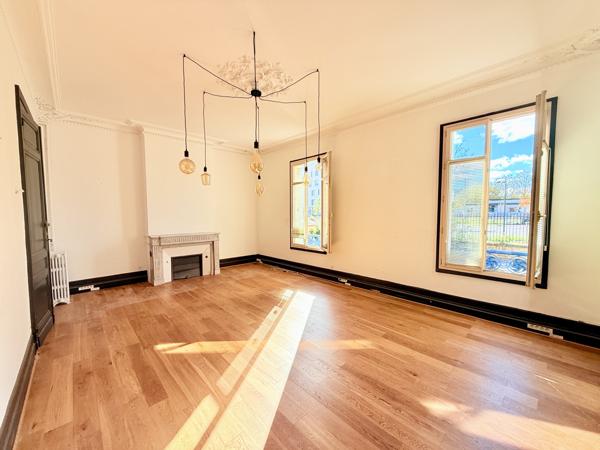 Bureau 16 pièces - 500 m²