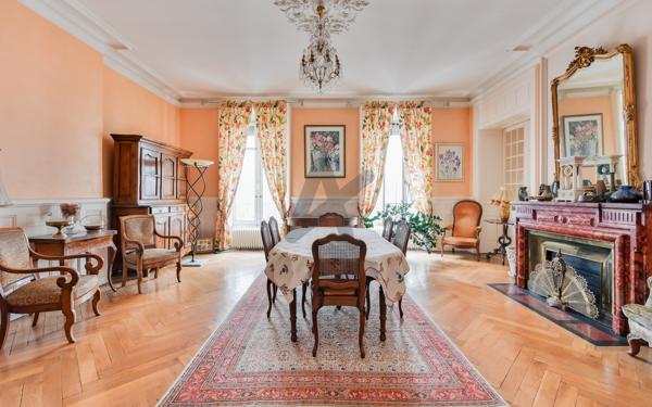 Lyon 3 / Limite Lyon 6 – Appartement bourgeois 200 m² – Immeuble XIXe – Charme de l’ancien – Division possible