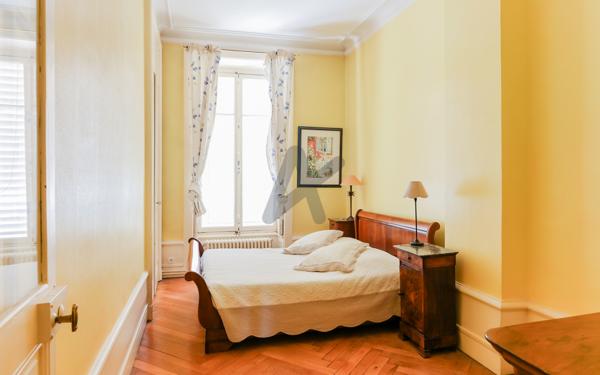Lyon 3 / Limite Lyon 6 – Appartement bourgeois 200 m² – Immeuble XIXe – Charme de l’ancien – Division possible