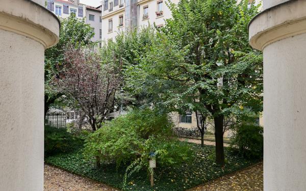 Lyon 3 / Limite Lyon 6 – Appartement bourgeois 200 m² – Immeuble XIXe – Charme de l’ancien – Division possible