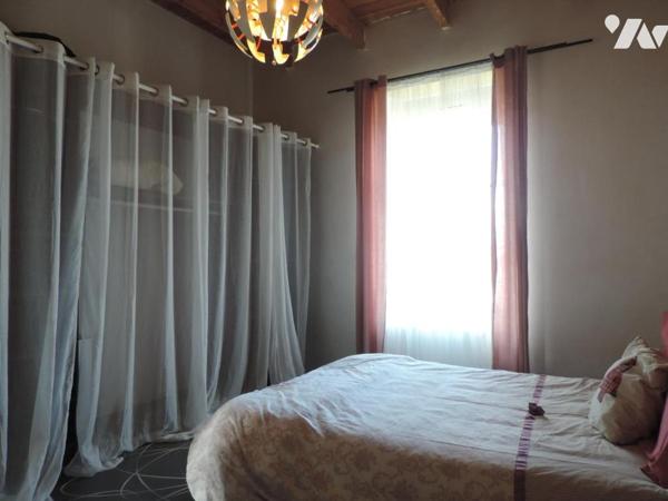 PLOUARET, MAISON DE MAITRE (PROCHE GARE  TGV ET COMMERCES)