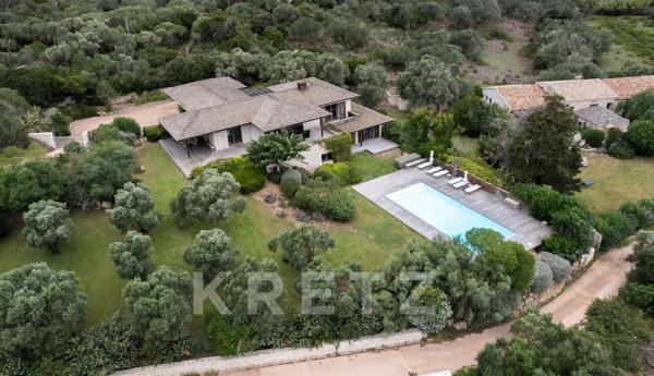 maison d'architecte en bois et en pierres