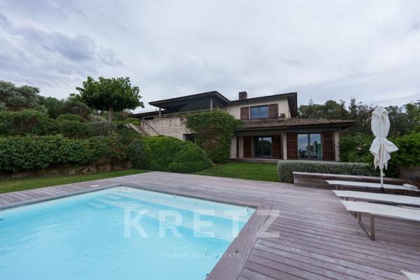 maison d'architecte en bois et en pierres