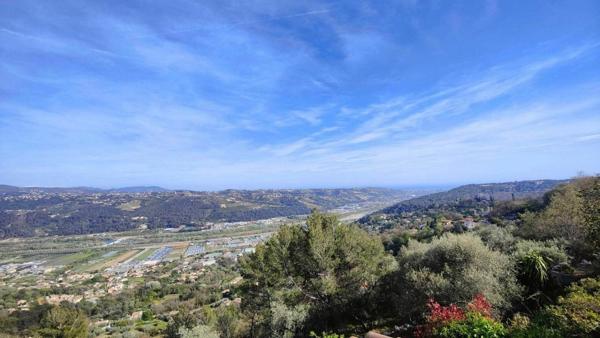 Maison à vendre    4 pièces •  Gattières