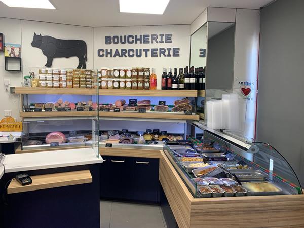 Local commercial avec fonds de commerce et maison d'habitation à Mauléon.