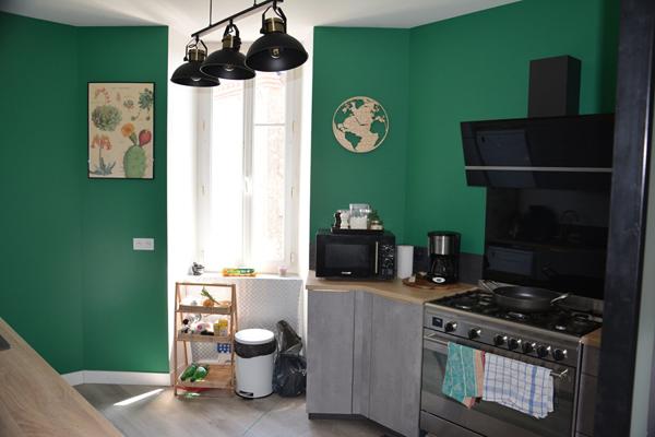 Local commercial avec fonds de commerce et maison d'habitation à Mauléon.