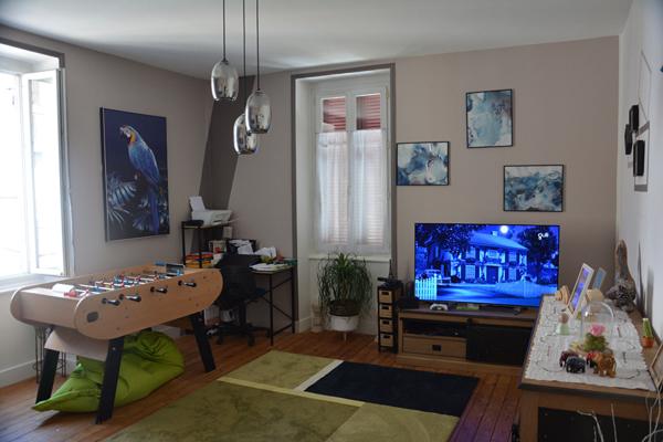 Local commercial avec fonds de commerce et maison d'habitation à Mauléon.