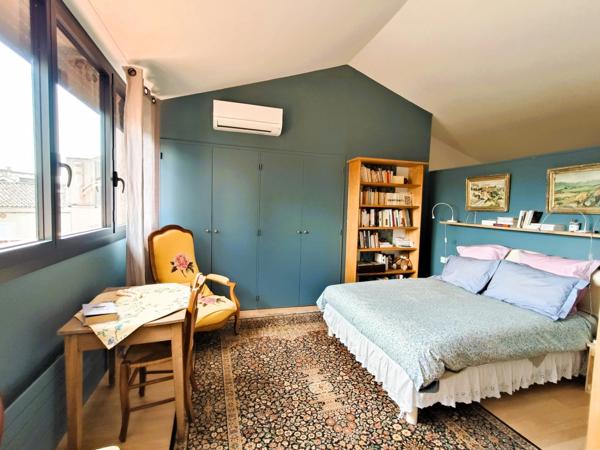 BAISSE DE PRIX - Maison bourgeoise avec jardin intimiste, garage, piscine