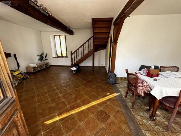 Maison à vendre à Savigny-sur-Clairis dans l'Yonne (89150), ref : 2400054