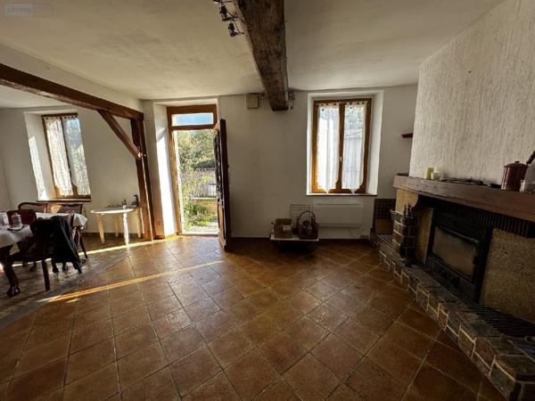 Maison à vendre à Savigny-sur-Clairis dans l'Yonne (89150), ref : 2400054