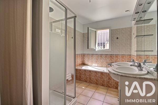 Maison à vendre 6 pièces 136 m² Le Beausset