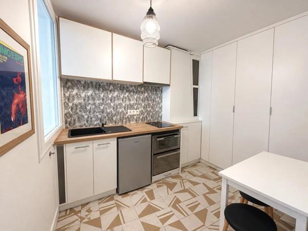 Vente                                                      Appartement
                        
                     1 pièces                      36 m2                     à Paris 18