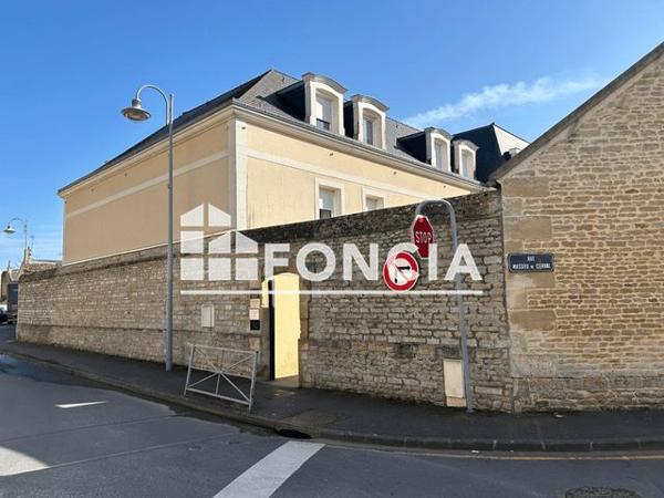 Location Local commercial 3 pièces 49.5 m² - 12 RUE MASSIEU DE CLERVAL Courseulles Sur Mer 14470
