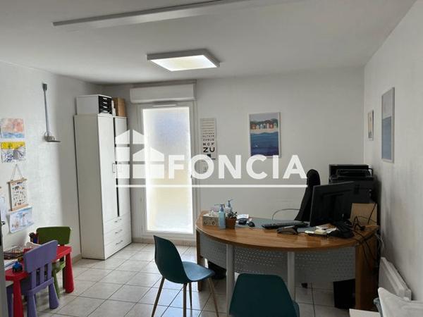 Location Local commercial 3 pièces 49.5 m² - 12 RUE MASSIEU DE CLERVAL Courseulles Sur Mer 14470